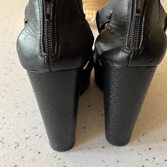 ALDO PLATFORMS SIZE 7.5 BLACK - Picture 5 of 5